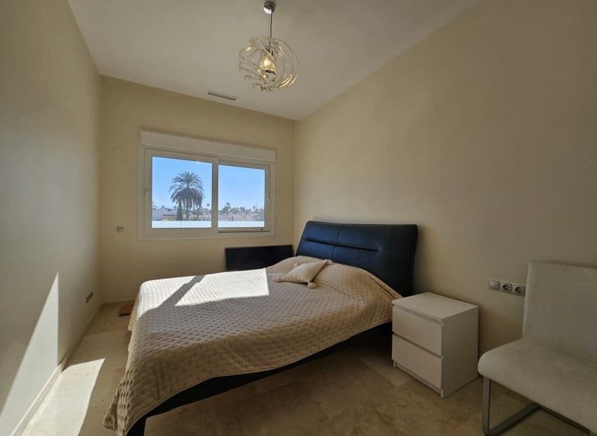 5 soveværelse Villa til salg i La Zenia med swimmingpool - € 1.500.000 (Ref: 9525482)