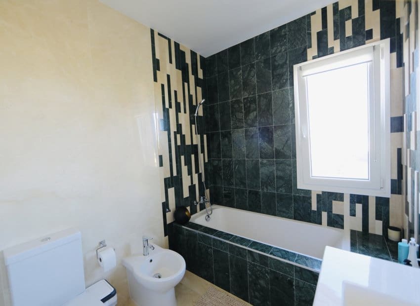 5 soveværelse Villa til salg i La Zenia med swimmingpool - € 1.500.000 (Ref: 9525482)