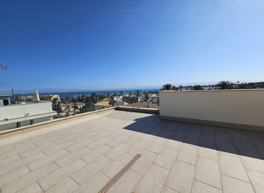5 soveværelse Villa til salg i La Zenia med swimmingpool - € 1.500.000 (Ref: 9525482)