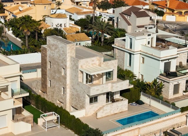 5 soveværelse Villa til salg i La Zenia, Orihuela med swimmingpool - € 1.500.000 (Ref: 9525482)