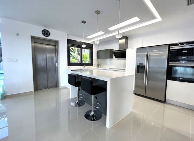 5 chambre Villa/Maison à vendre à San Miguel de Salinas avec piscine - 849 000 € (Ref: 9525484)