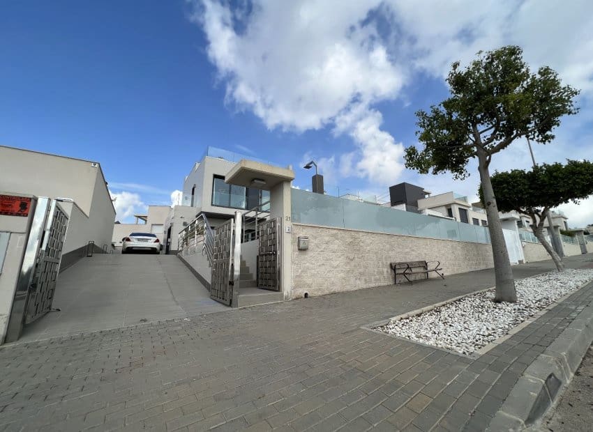 5 chambre Villa/Maison à vendre à San Miguel de Salinas avec piscine - 849 000 € (Ref: 9525484)