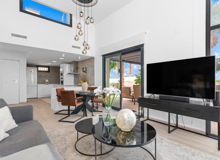 5 makuuhuone Huvila myytävänä paikassa Cabo Roig mukana uima-altaan - 829 000 € (Ref: 9525485)