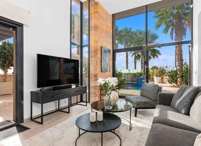 5 makuuhuone Huvila myytävänä paikassa Cabo Roig mukana uima-altaan - 829 000 € (Ref: 9525485)