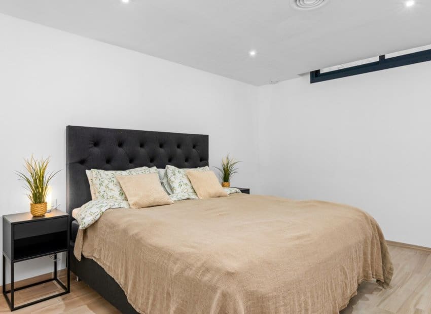 5 makuuhuone Huvila myytävänä paikassa Cabo Roig mukana uima-altaan - 829 000 € (Ref: 9525485)