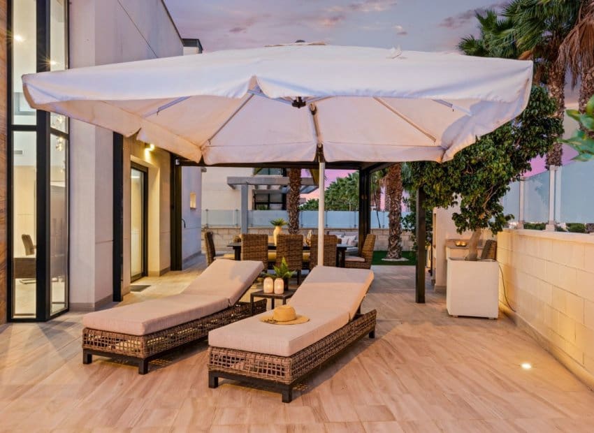 5 makuuhuone Huvila myytävänä paikassa Cabo Roig mukana uima-altaan - 829 000 € (Ref: 9525485)