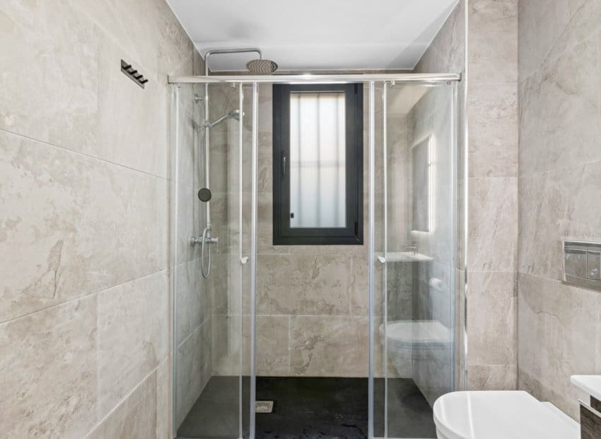 5 makuuhuone Huvila myytävänä paikassa Cabo Roig mukana uima-altaan - 829 000 € (Ref: 9525485)