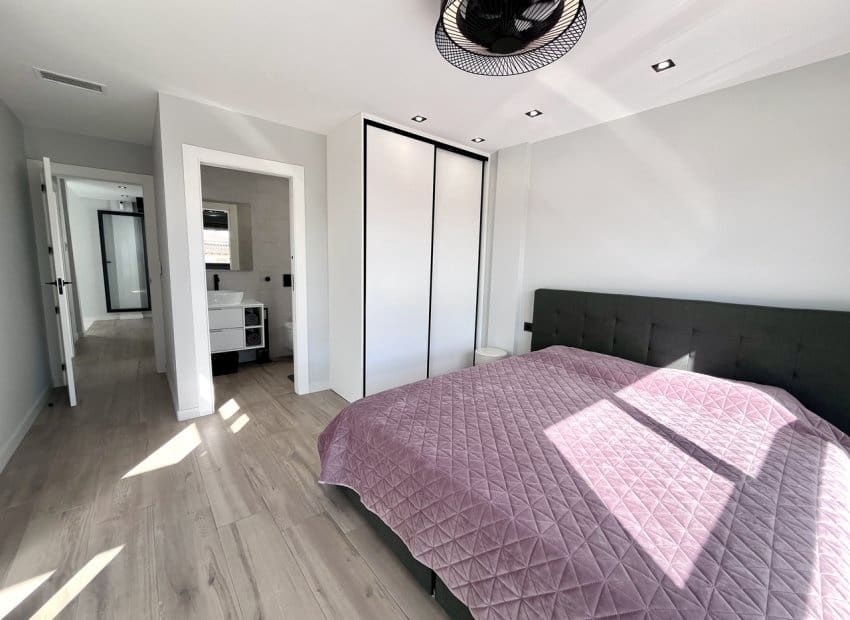 4 soverom Villa til salgs i Playa Flamenca med svømmebasseng - € 794 950 (Ref: 9525486)