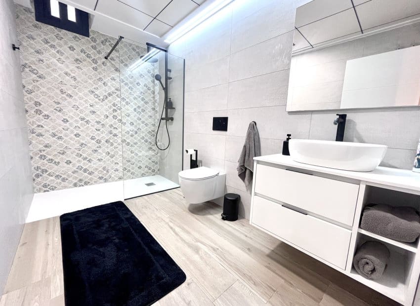 4 soverom Villa til salgs i Playa Flamenca med svømmebasseng - € 794 950 (Ref: 9525486)