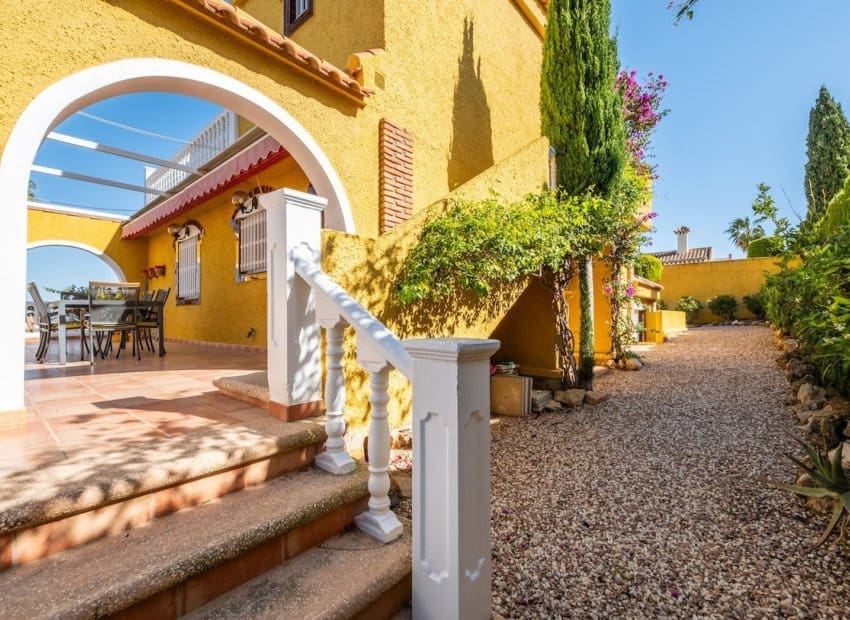 3 quarto Moradia para venda em Gran Alacant com piscina - 580 000 € (Ref: 9525490)