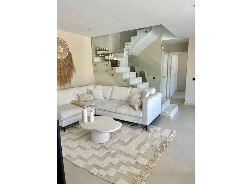 5 bedroom Villa for sale in Algorfa with pool - € 575,000 (Ref: 9525491)