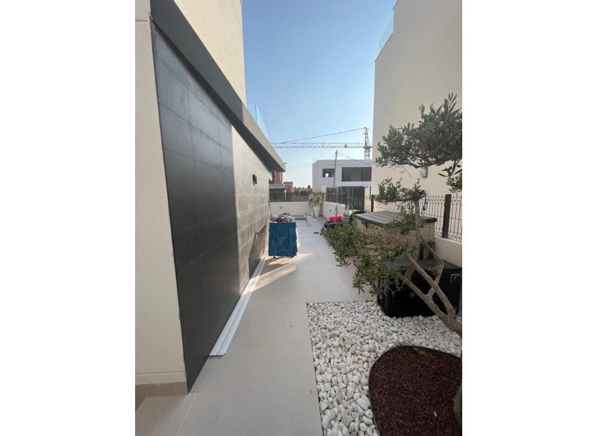 5 bedroom Villa for sale in Algorfa with pool - € 575,000 (Ref: 9525491)