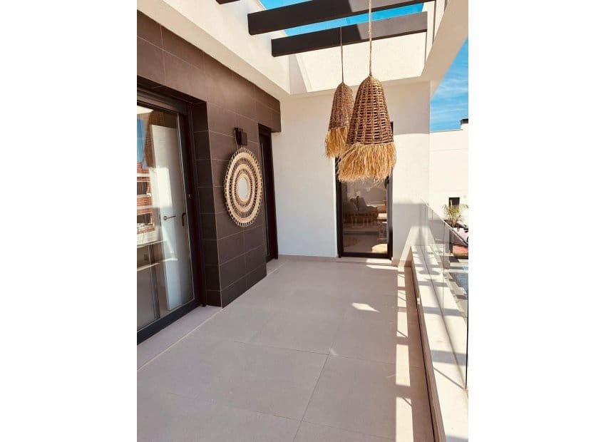 5 bedroom Villa for sale in Algorfa with pool - € 575,000 (Ref: 9525491)