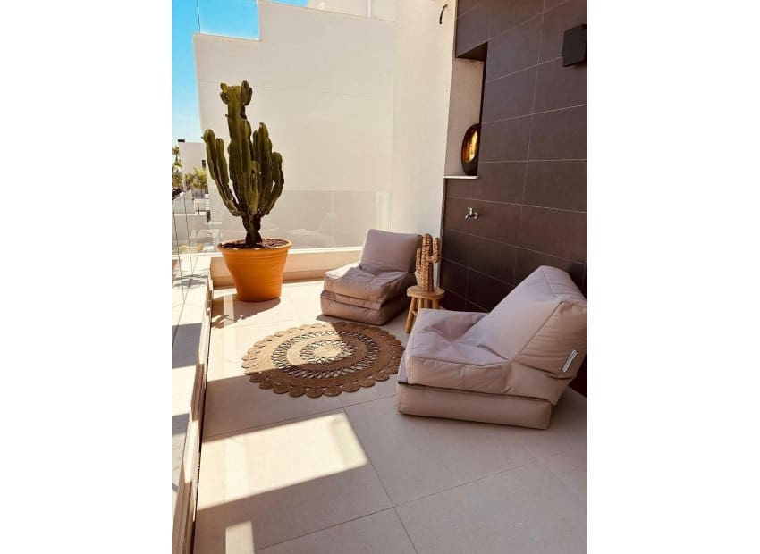 5 bedroom Villa for sale in Algorfa with pool - € 575,000 (Ref: 9525491)