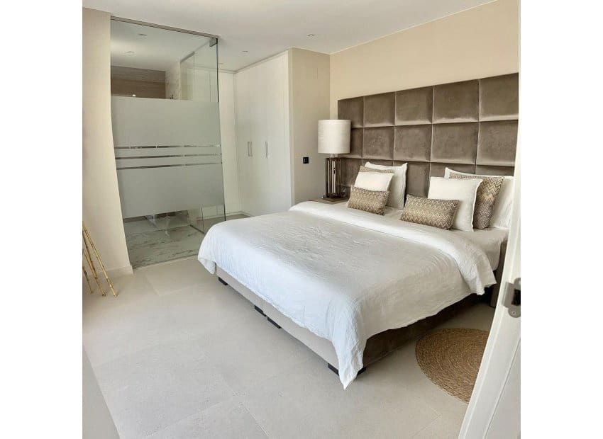 5 bedroom Villa for sale in Algorfa with pool - € 575,000 (Ref: 9525491)