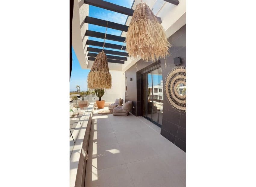 5 bedroom Villa for sale in Algorfa with pool - € 575,000 (Ref: 9525491)