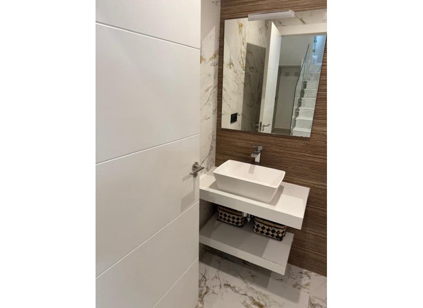 5 bedroom Villa for sale in Algorfa with pool - € 575,000 (Ref: 9525491)