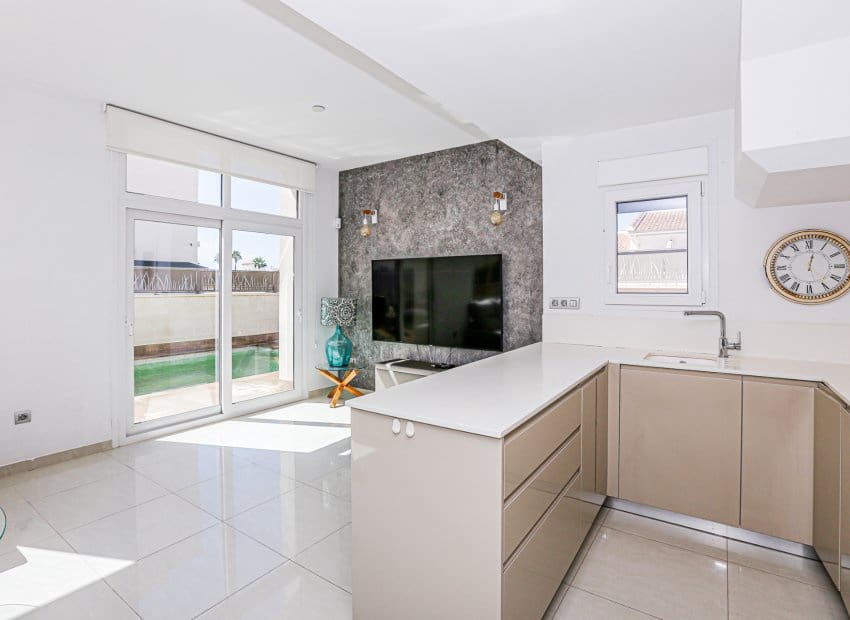 3 chambre Villa/Maison à vendre à Ciudad Quesada avec piscine - 550 000 € (Ref: 9525492)