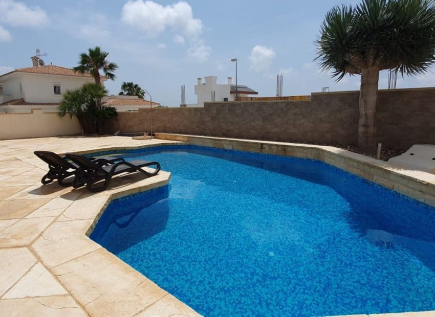 4 bedroom Villa for sale in Dona Pepa with pool - € 520,000 (Ref: 9525493)