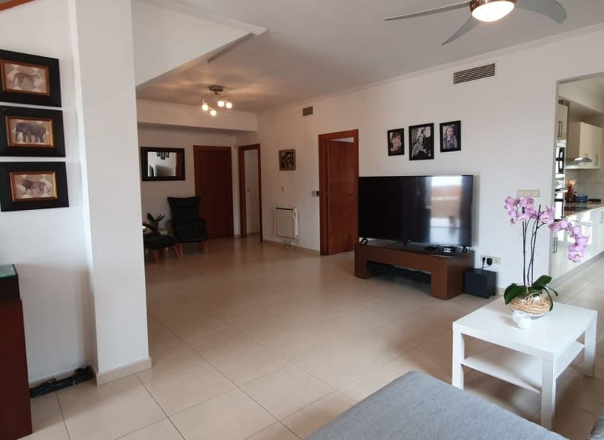 4 bedroom Villa for sale in Dona Pepa with pool - € 520,000 (Ref: 9525493)