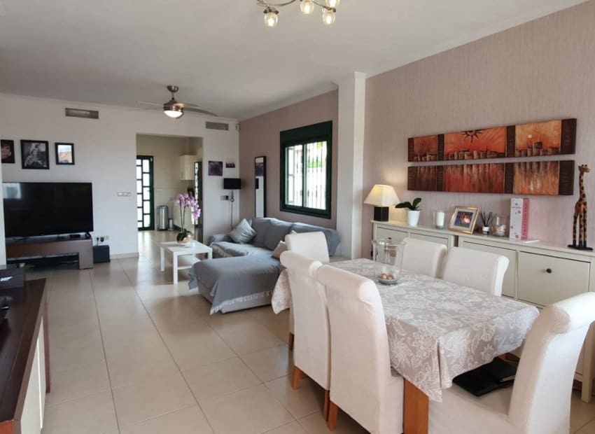 4 bedroom Villa for sale in Dona Pepa with pool - € 520,000 (Ref: 9525493)