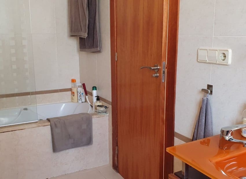 4 bedroom Villa for sale in Dona Pepa with pool - € 520,000 (Ref: 9525493)