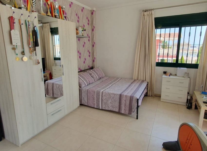 4 bedroom Villa for sale in Dona Pepa with pool - € 520,000 (Ref: 9525493)