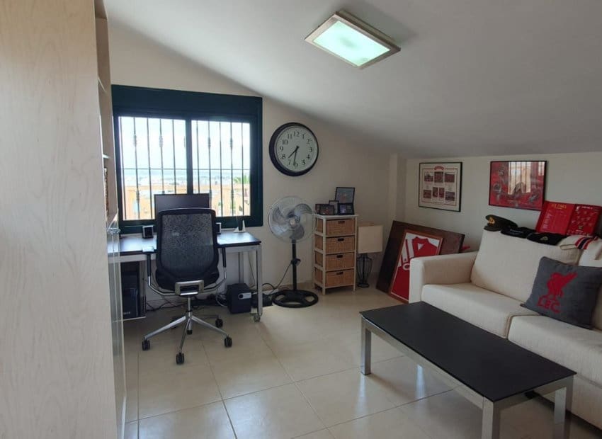 4 bedroom Villa for sale in Dona Pepa with pool - € 520,000 (Ref: 9525493)