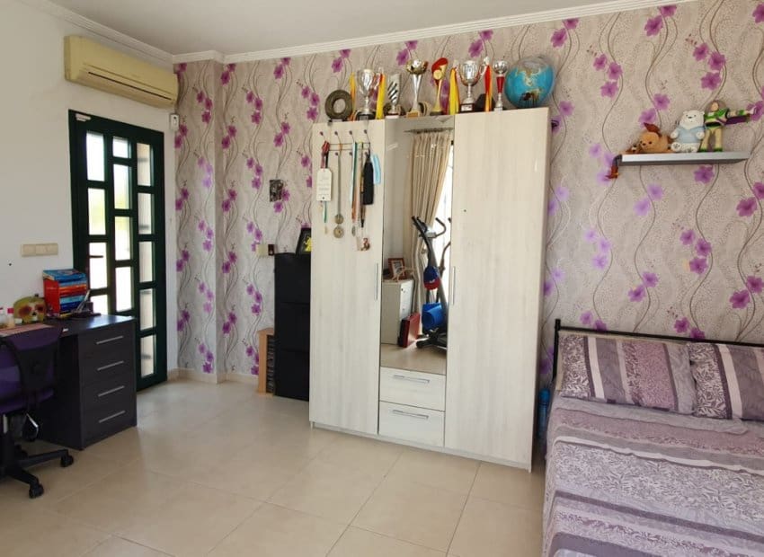 4 bedroom Villa for sale in Dona Pepa with pool - € 520,000 (Ref: 9525493)