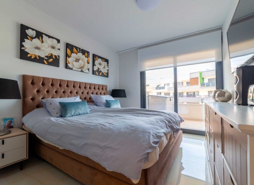 3 Zimmer Apartment zu verkaufen in Playa Flamenca mit Pool - 475.000 € (Ref: 9525495)