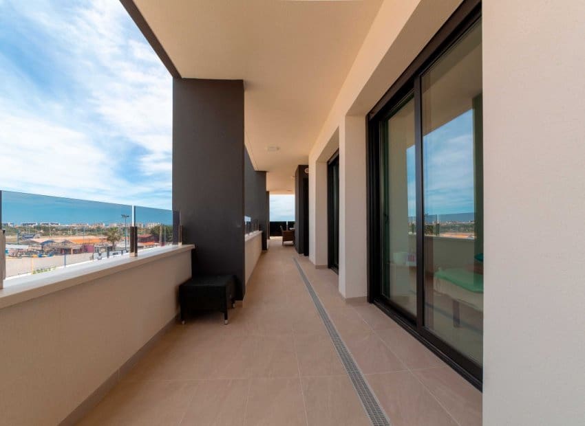 3 Zimmer Apartment zu verkaufen in Playa Flamenca mit Pool - 475.000 € (Ref: 9525495)