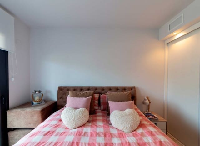 3 Zimmer Apartment zu verkaufen in Playa Flamenca, Orihuela mit Pool - 475.000 € (Ref: 9525495)