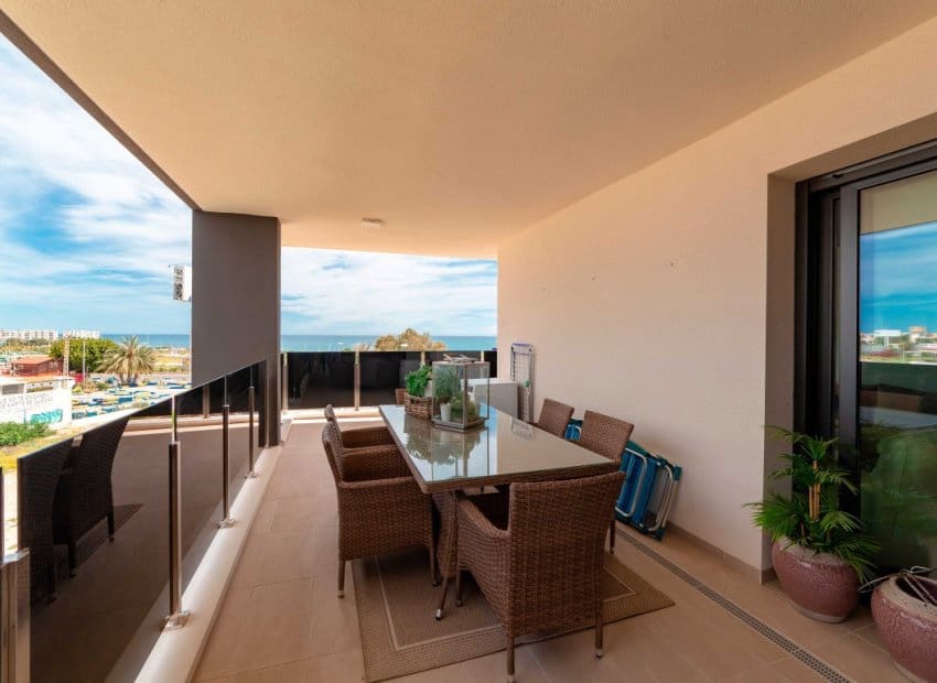 3 Zimmer Apartment zu verkaufen in Playa Flamenca mit Pool - 475.000 € (Ref: 9525495)