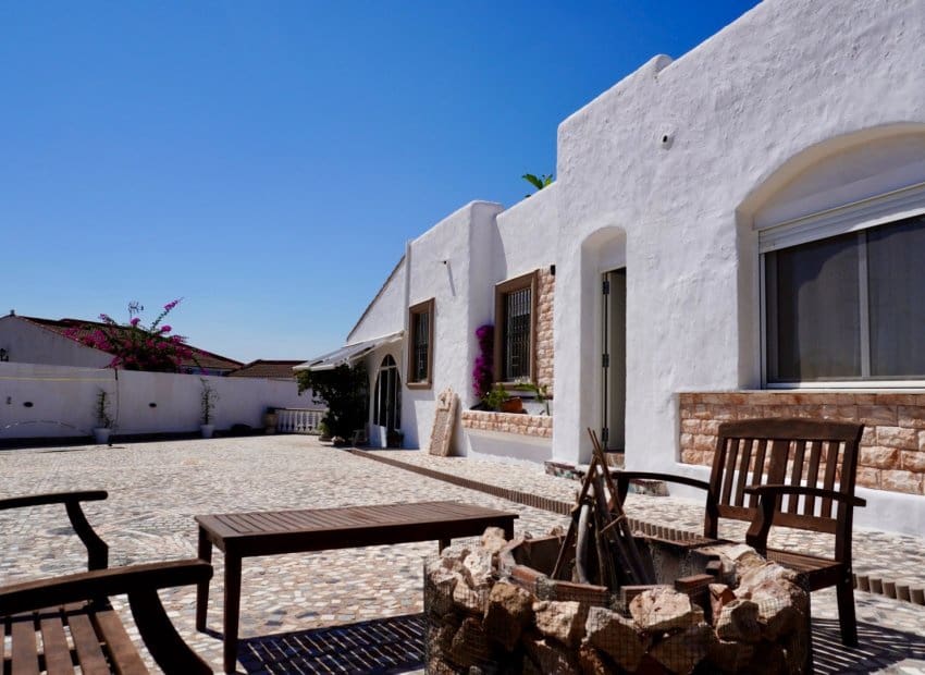 5 bedroom Villa for sale in Ciudad Quesada with pool - € 458,000 (Ref: 9525496)