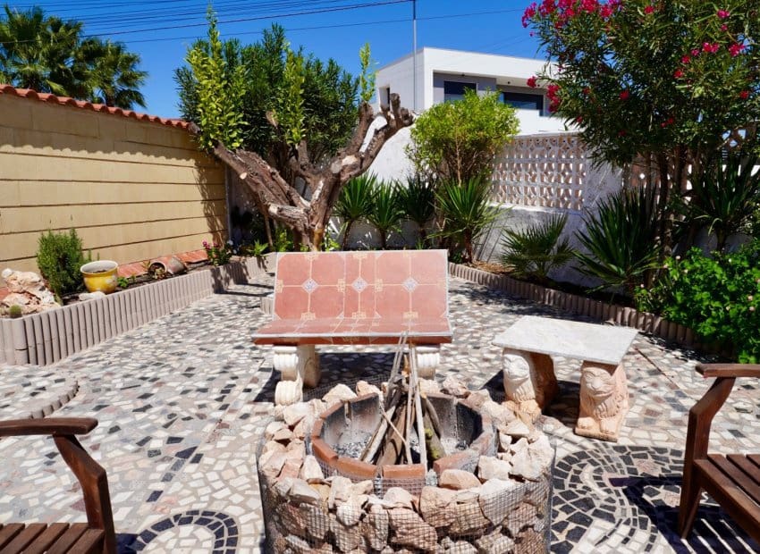 5 bedroom Villa for sale in Ciudad Quesada with pool - € 458,000 (Ref: 9525496)