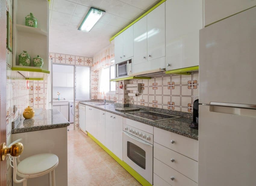 2 soverom Penthouse til salgs i Torrevieja - € 155 000 (Ref: 9528612)