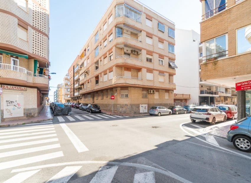 2 soverom Penthouse til salgs i Torrevieja - € 155 000 (Ref: 9528612)