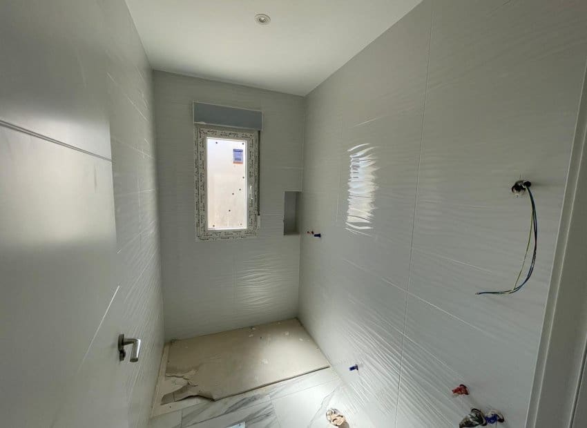 Chalet de 6 habitaciones en Pinoso en venta con piscina - 611.000 € (Ref: 9528617)