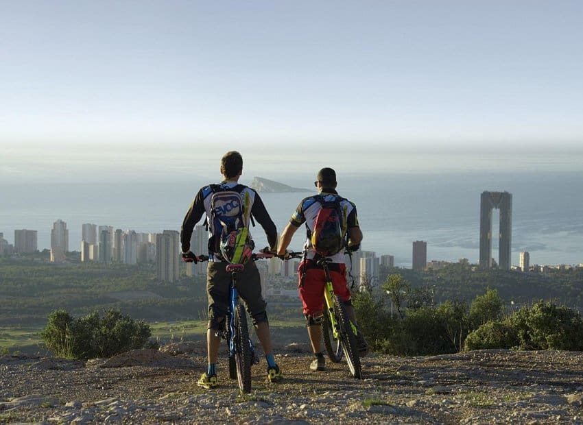 4 bedroom Villa for sale in Finestrat with pool - € 555,000 (Ref: 9528622)