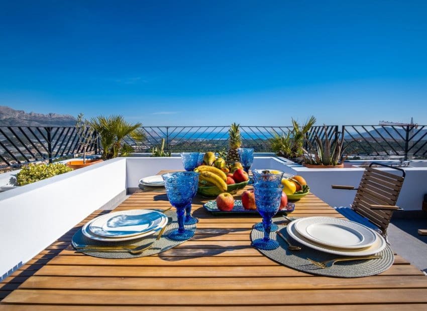 Chalet de 3 habitaciones en Polop en venta con piscina - 470.000 € (Ref: 9528632)