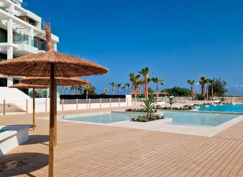 3 slaapkamer Strandappartement te koop in Denia met zwembad - € 465.000 (Ref: 9528633)