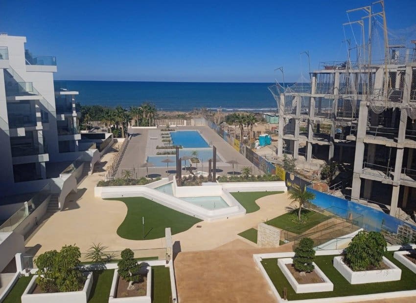 3 slaapkamer Strandappartement te koop in Denia met zwembad - € 465.000 (Ref: 9528633)