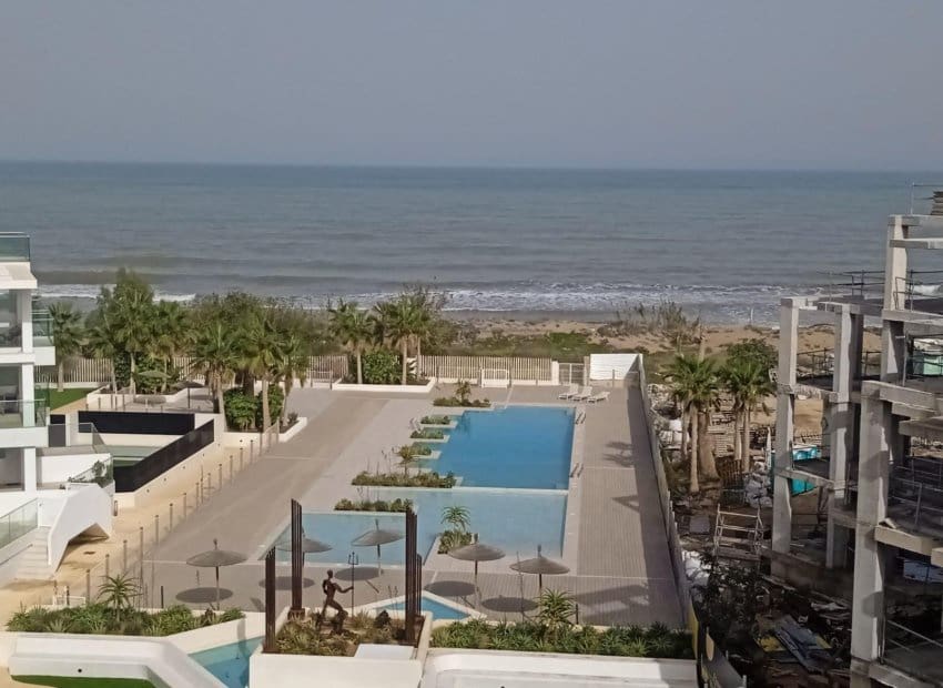 3 slaapkamer Strandappartement te koop in Denia met zwembad - € 465.000 (Ref: 9528633)