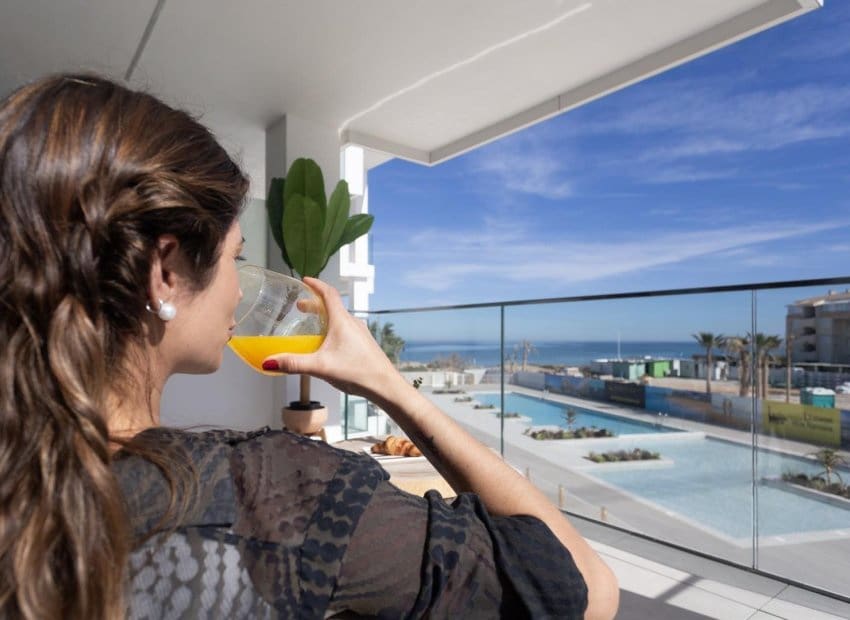 3 slaapkamer Strandappartement te koop in Denia met zwembad - € 465.000 (Ref: 9528633)