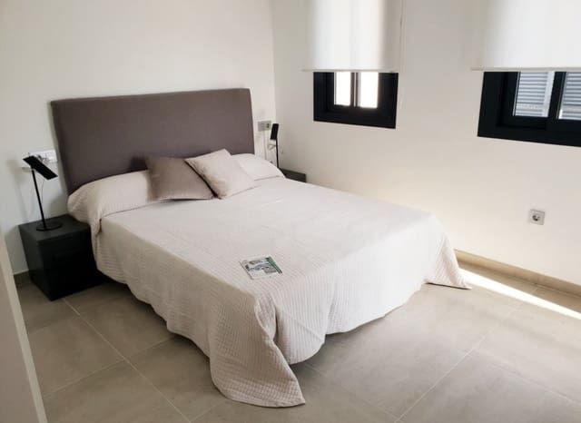 Chalet de 3 habitaciones en Pinar de Campoverde, Pilar de la Horadada en venta con piscina - 422.500 € (Ref: 9528638)