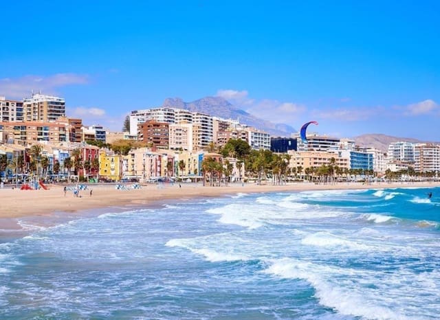 2 slaapkamer Appartement te koop in Centro Urbano, La Villajoyosa / Vila Joiosa - € 420.000 (Ref: 9528639)