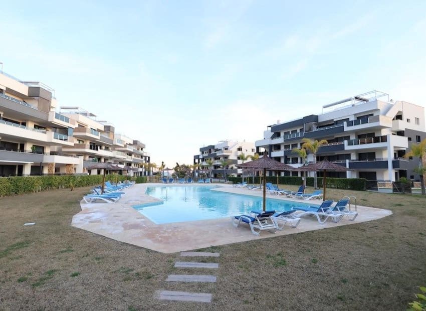 2 soverom Leilighet til salgs i Orihuela Costa med svømmebasseng - € 368 000 (Ref: 9539638)