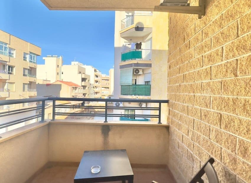 2 makuuhuone Huoneisto myytävänä paikassa Torrevieja - 139 000 € (Ref: 9539643)