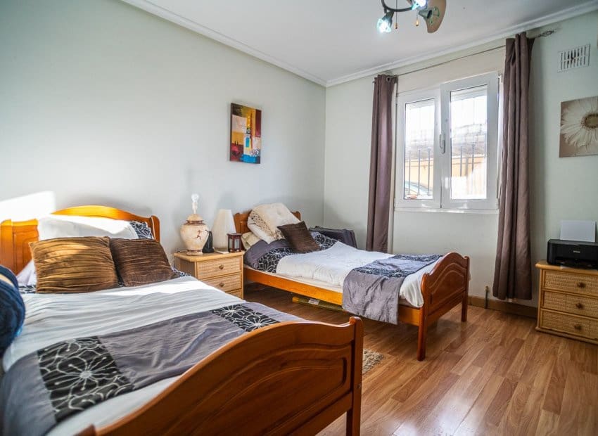 6 chambre Villa/Maison à vendre à Torrevieja avec piscine - 610 000 € (Ref: 9539645)