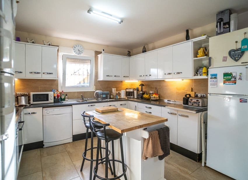 6 chambre Villa/Maison à vendre à Torrevieja avec piscine - 610 000 € (Ref: 9539645)